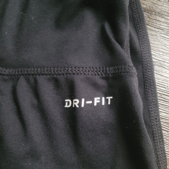 Dri-Fit Capri Nike pants - Picture 5 of 6